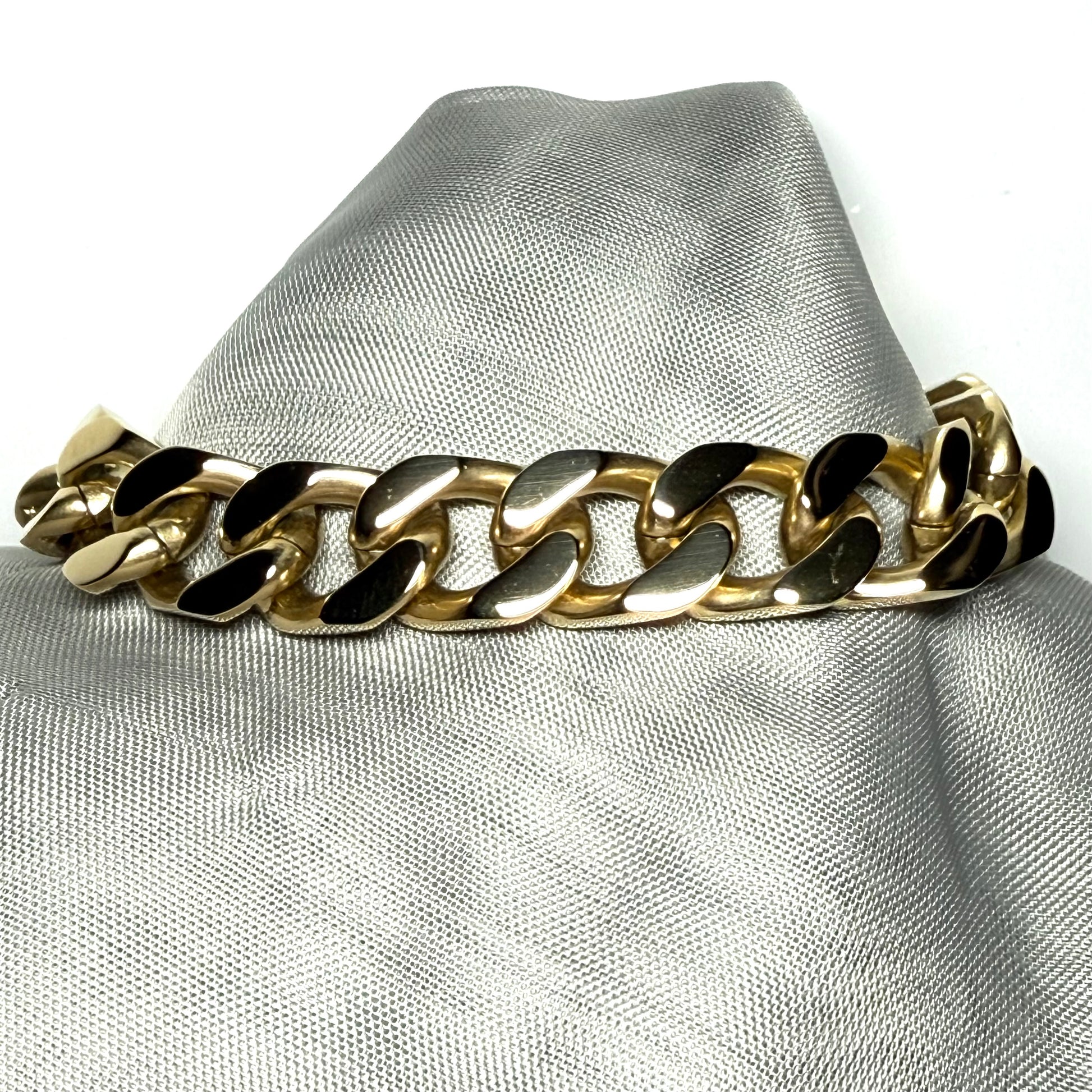 Men's heavy gold plated 8.5 inch curb bracelet