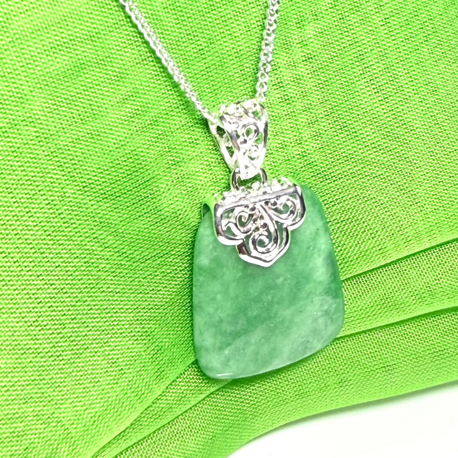 A Stunning real jade necklace green sterling silver large cushion shaped, a really gorgeous design