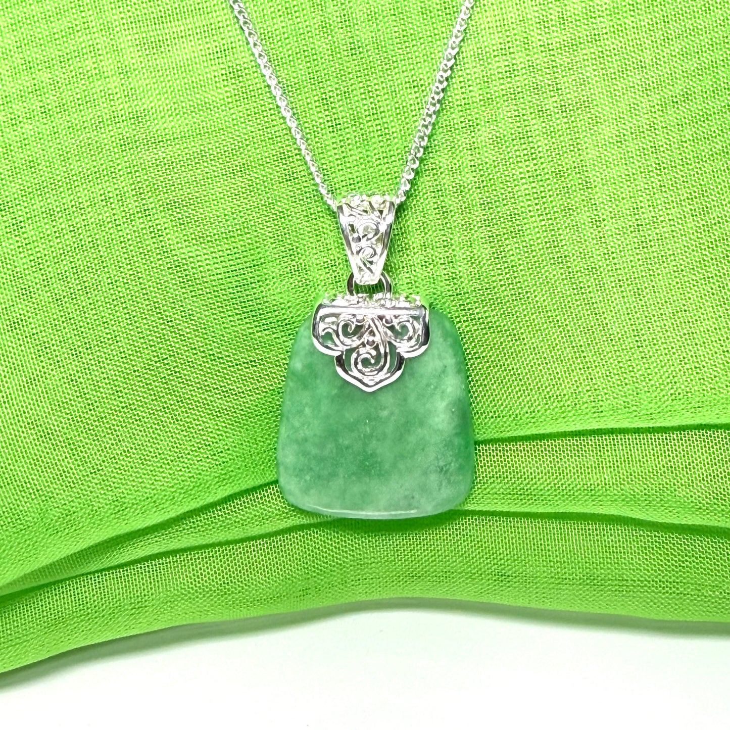 A Stunning real jade necklace green sterling silver large cushion shaped, a really gorgeous design