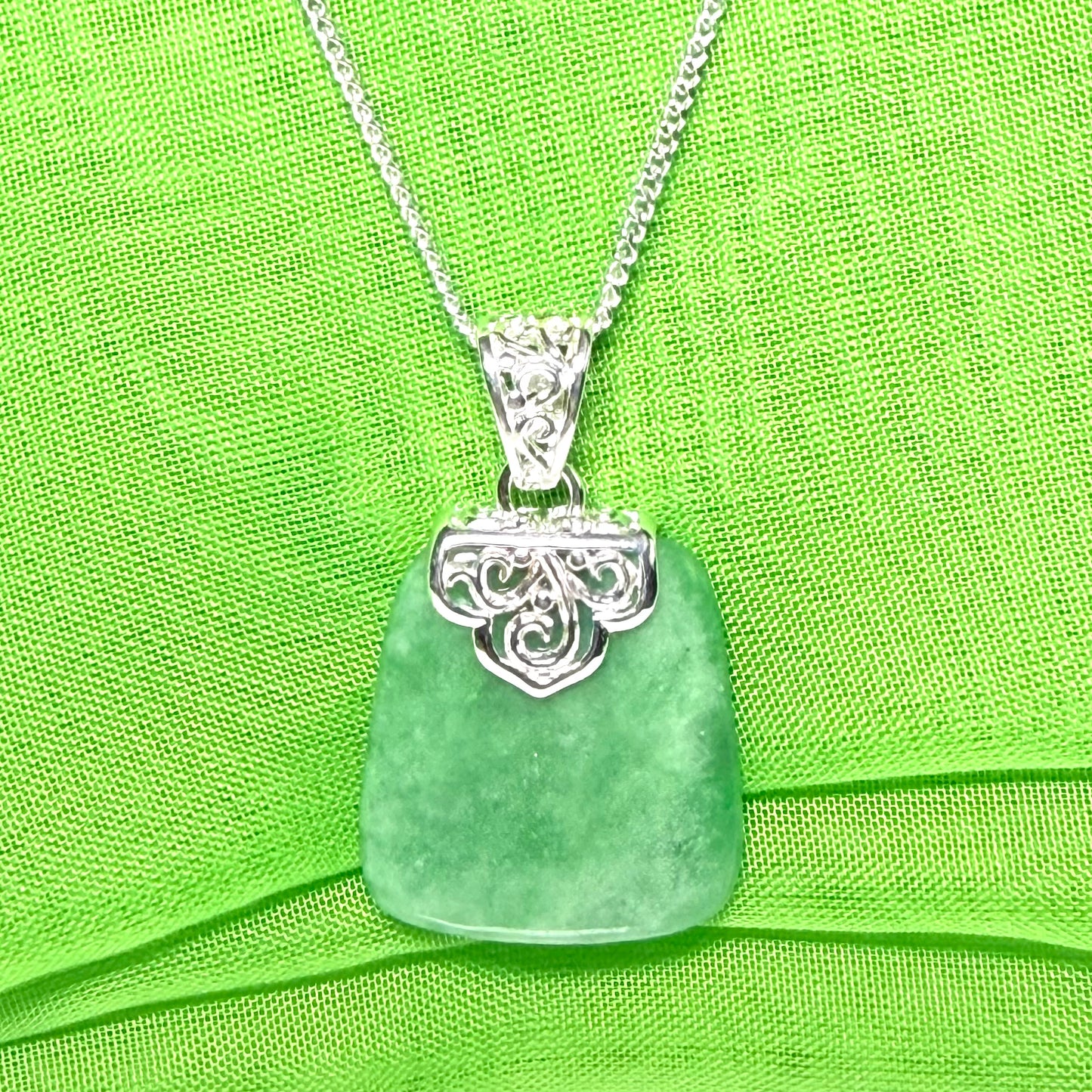 A Stunning real jade necklace green sterling silver large cushion shaped, a really gorgeous design