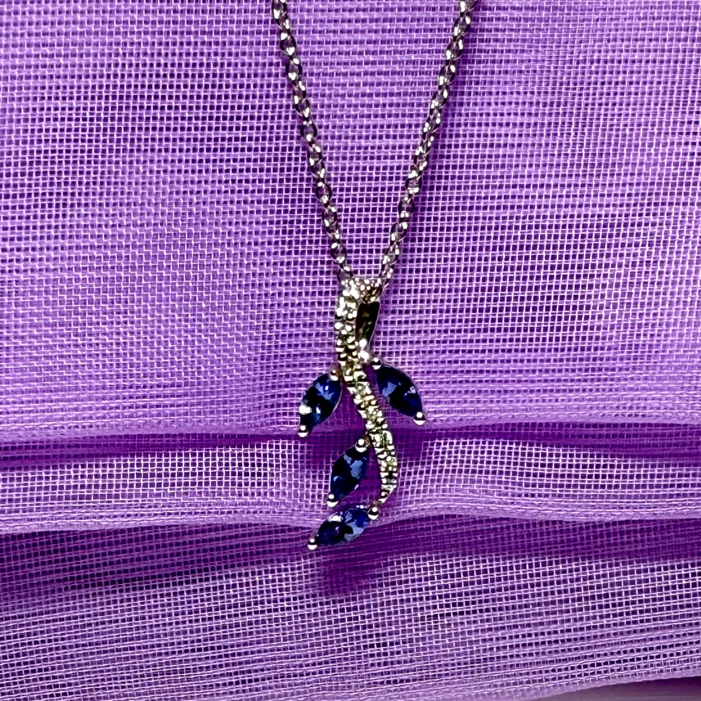 Tanzanite and diamond white Gold fancy spray necklace