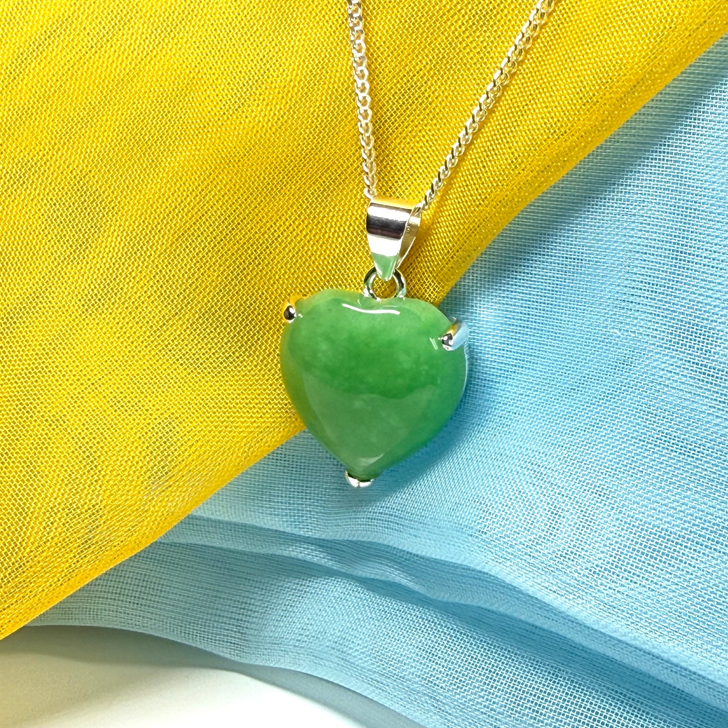 A gorgeous real green jade necklace heart shaped sterling silver, exquisitely designed pendant with chain