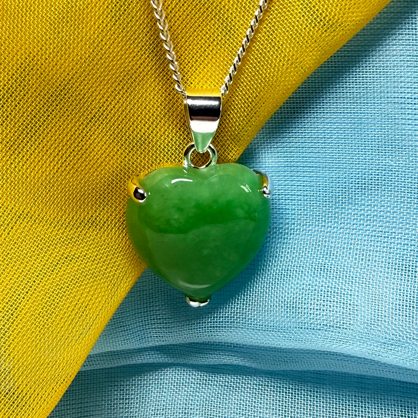 A gorgeous real green jade necklace heart shaped sterling silver, exquisitely designed pendant with chain