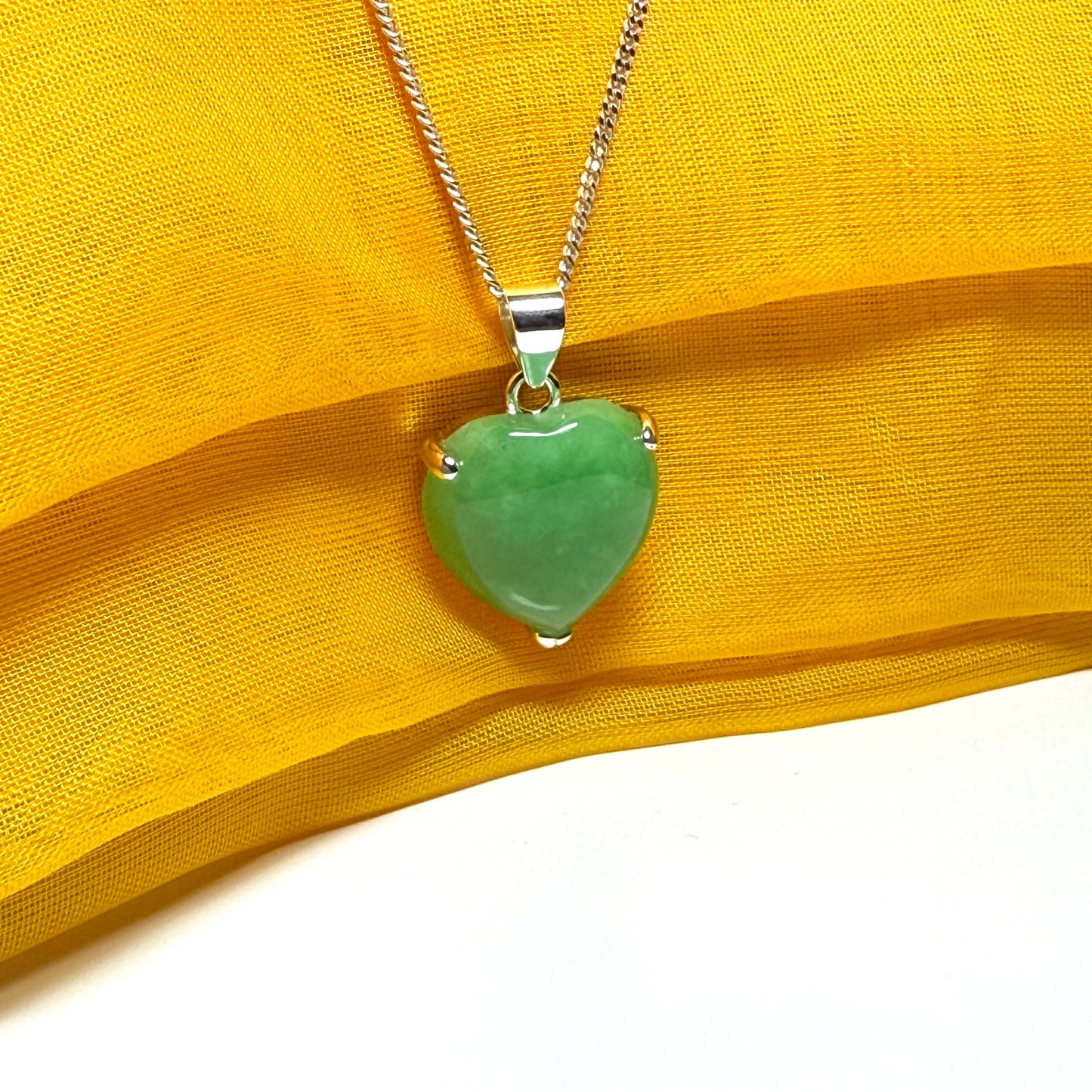 A gorgeous real green jade necklace heart shaped sterling silver, exquisitely designed pendant with chain