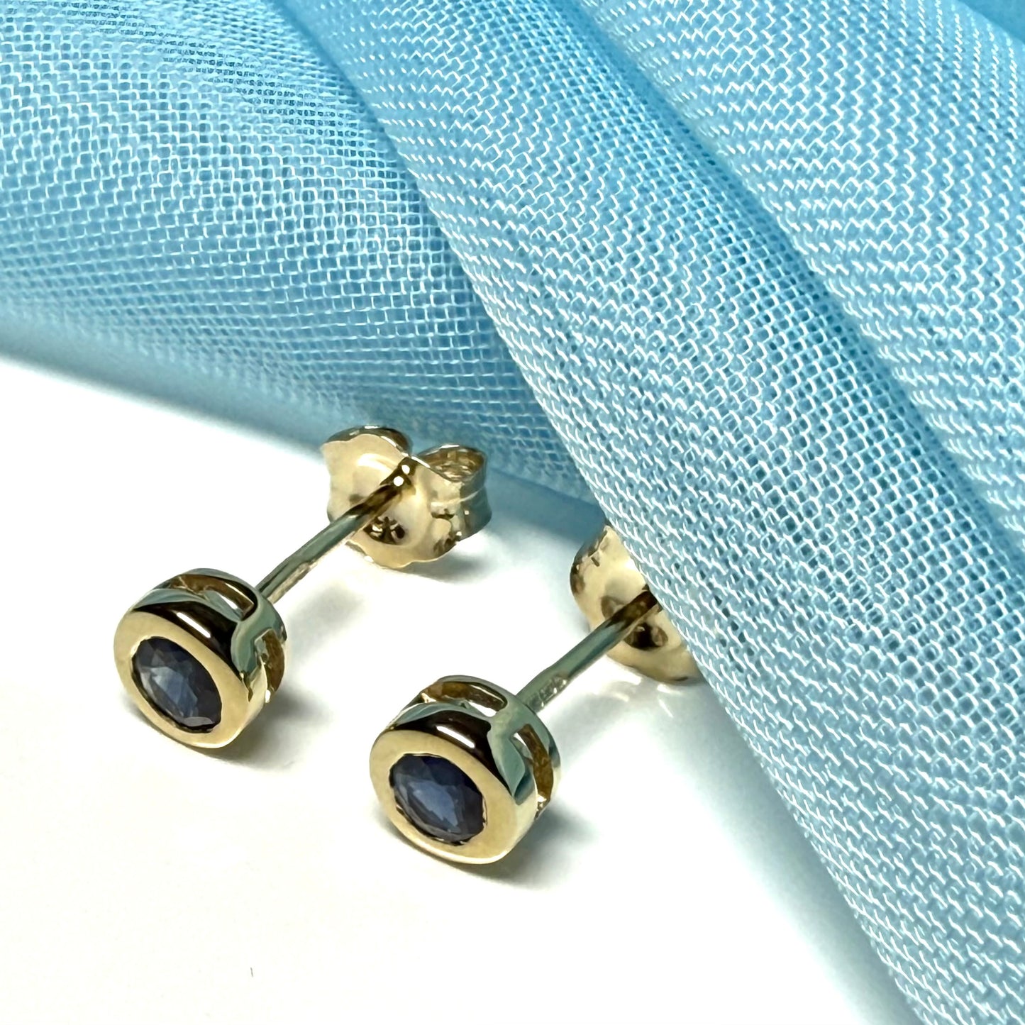 A pair real Blue Sapphire Stud Earrings 9ct Yellow Gold – Round Cut 4.5mm | September Birthstone Gift