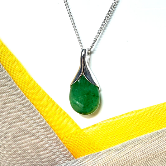 A real green jade necklace tear drop pear shape, an outstanding design pendant
