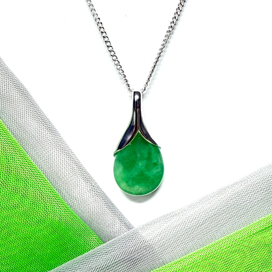A real green jade necklace tear drop pear shape, an outstanding design pendant, with curb chain