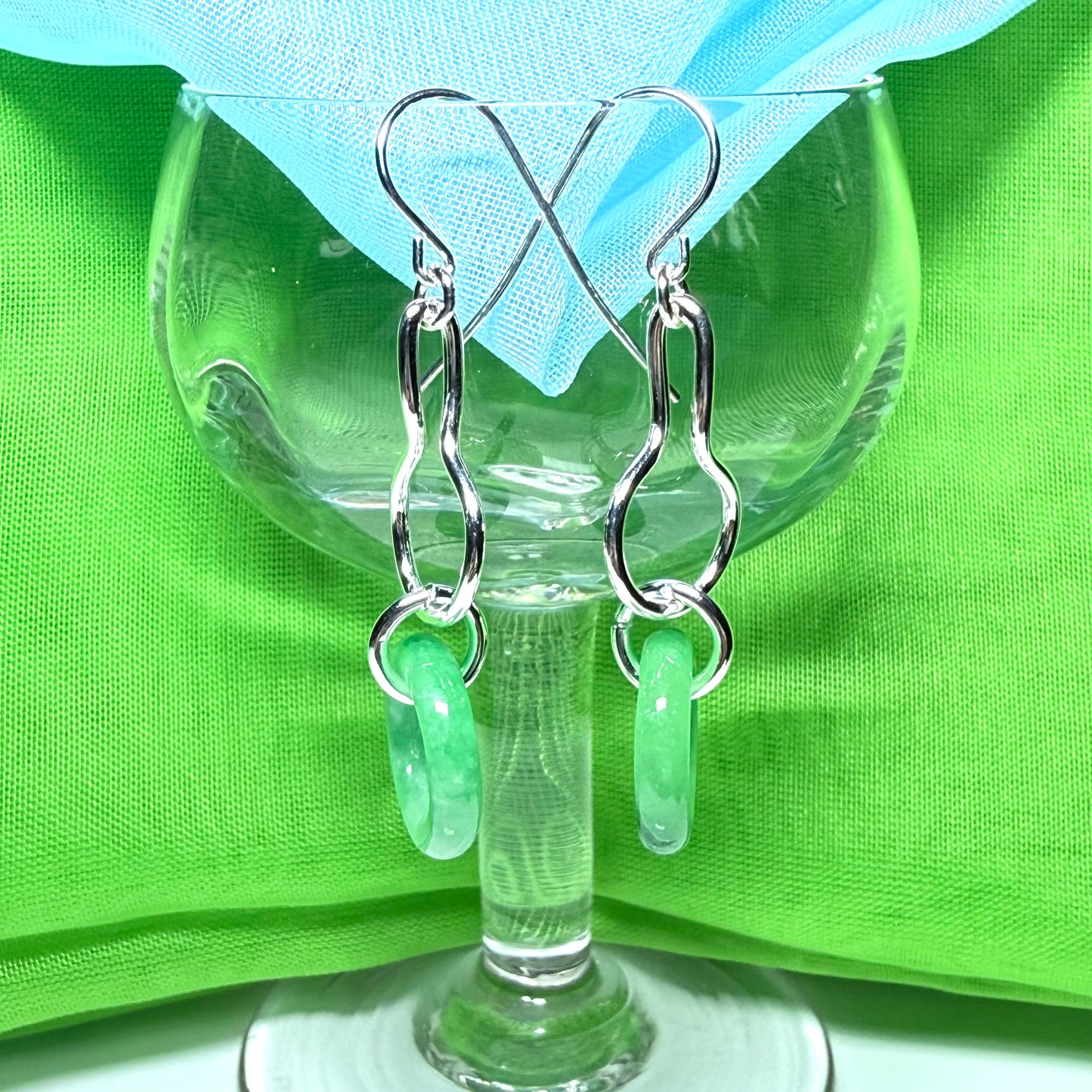 Real green jade sterling silver looped dangling dropped earrings, round twisted shape