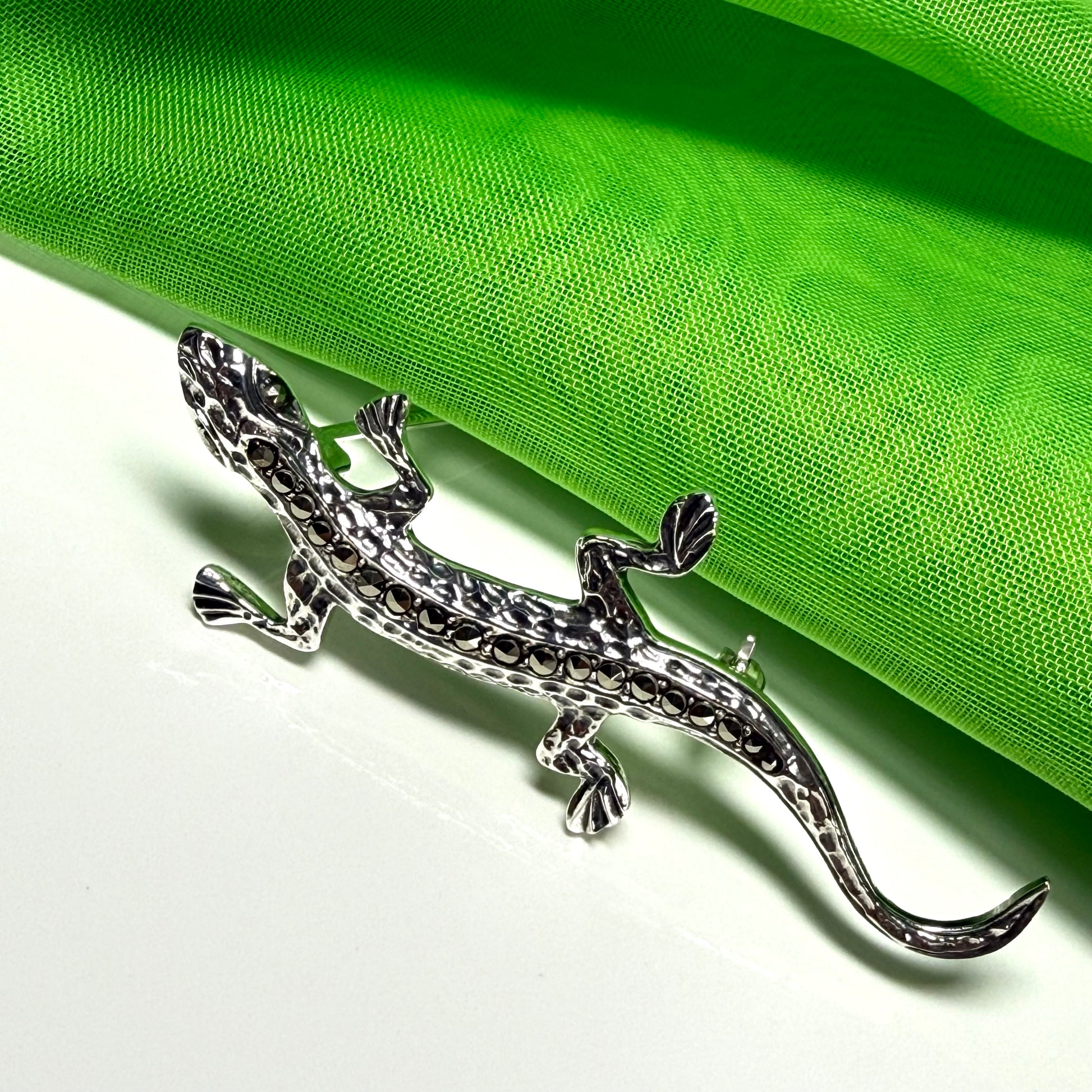 Sterling silver real marcasite gecko shaped brooch