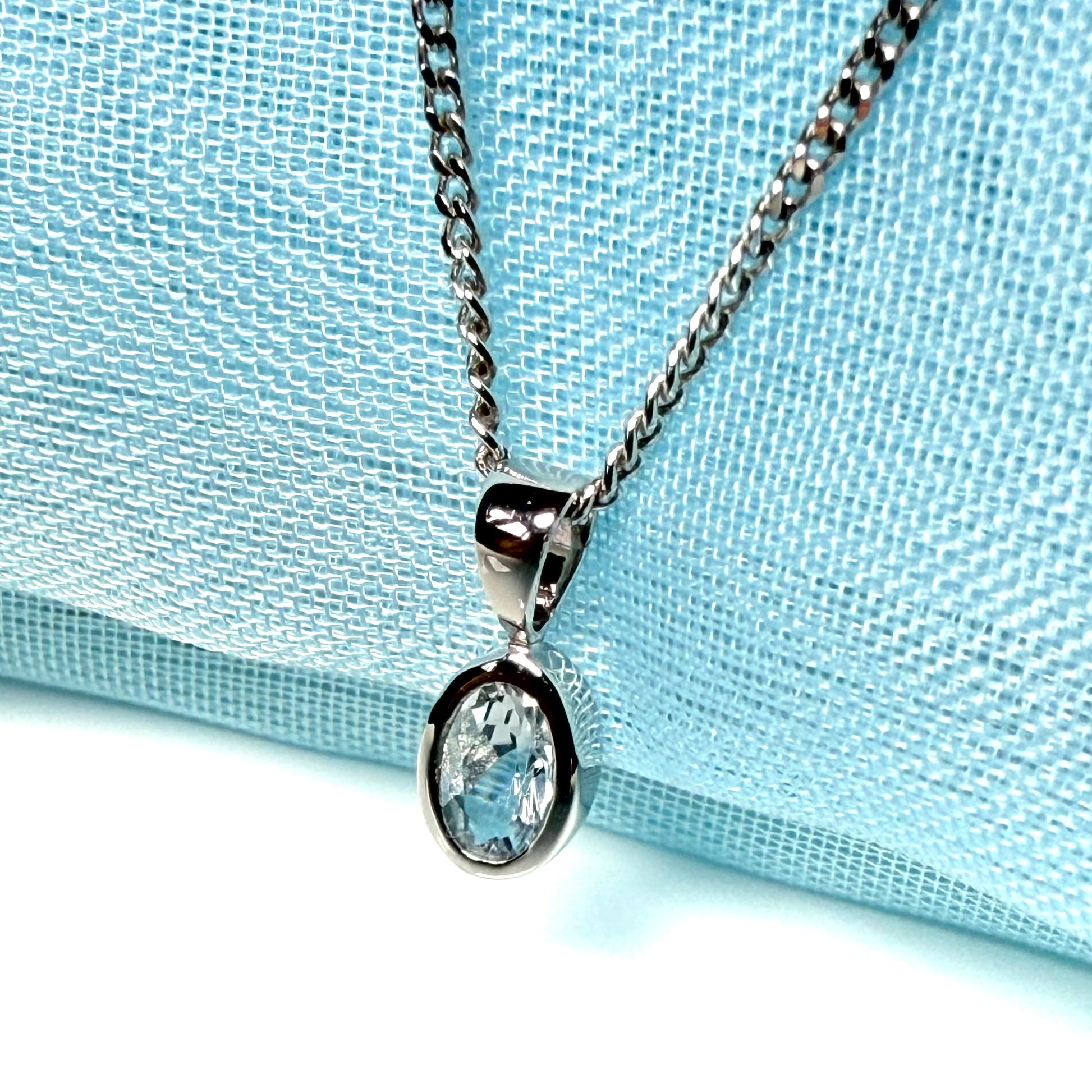 Aquamarine 9 Carat White Gold Necklace