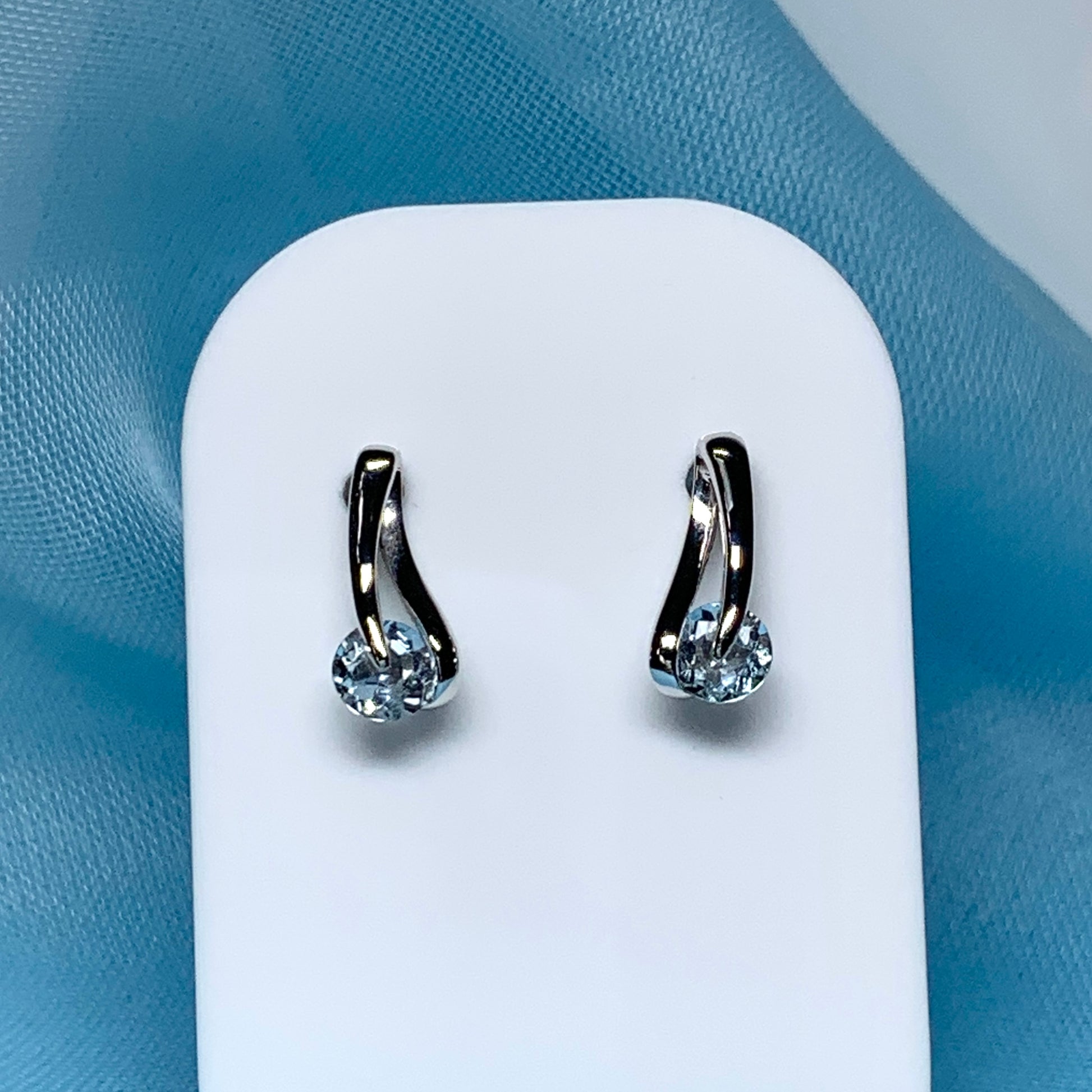 Aquamarine stud earrings white gold twisted dropped