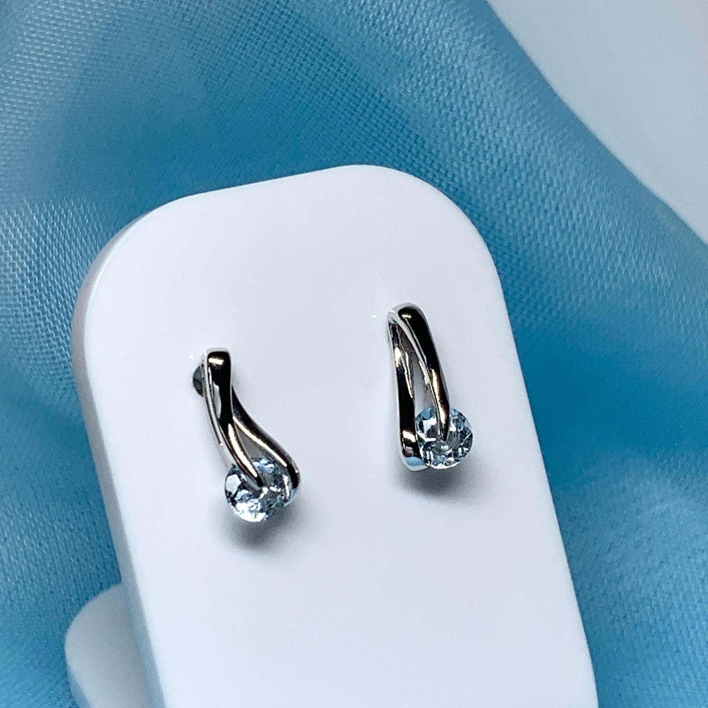 Aquamarine stud earrings white gold twisted dropped