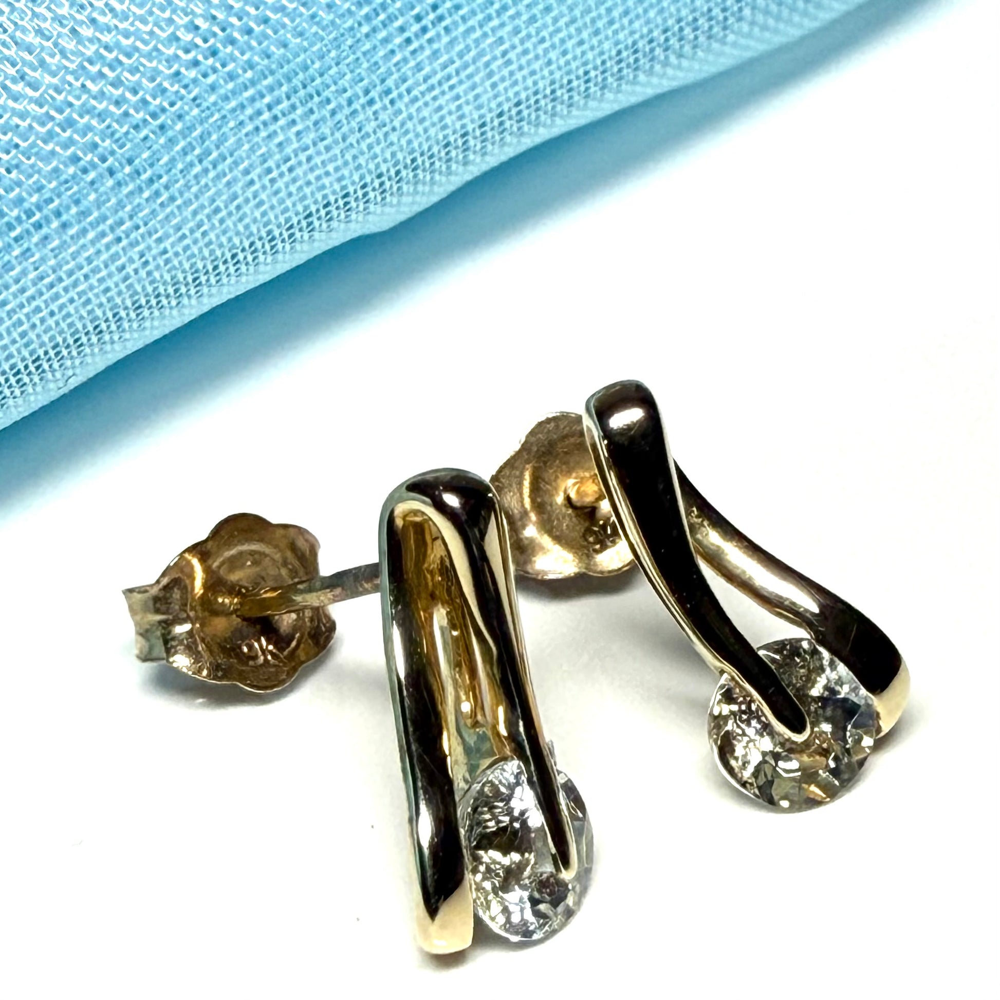 Aquamarine stud earrings yellow gold twisted dropped