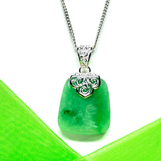Beautiful and stunning real green jade necklace large cushion shaped with a chain included