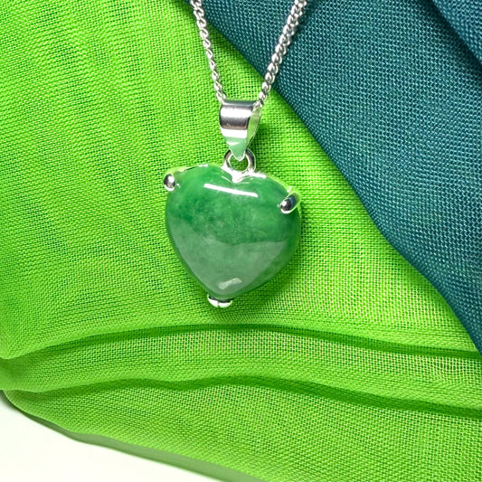 Beautiful real green jade necklace heart shaped sterling silver gorgeous pendant with chain