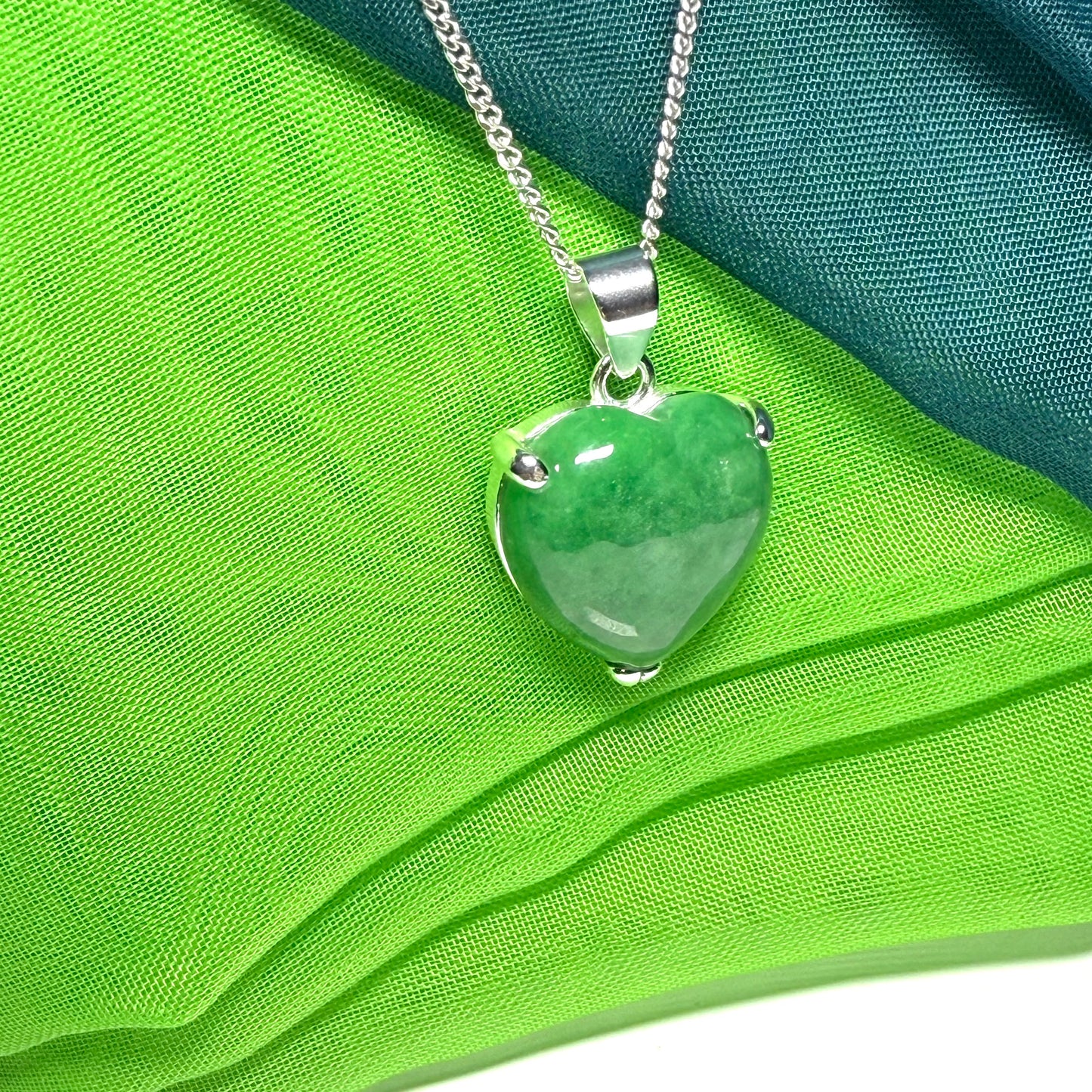 Beautiful real green jade necklace heart shaped sterling silver gorgeous pendant with chain