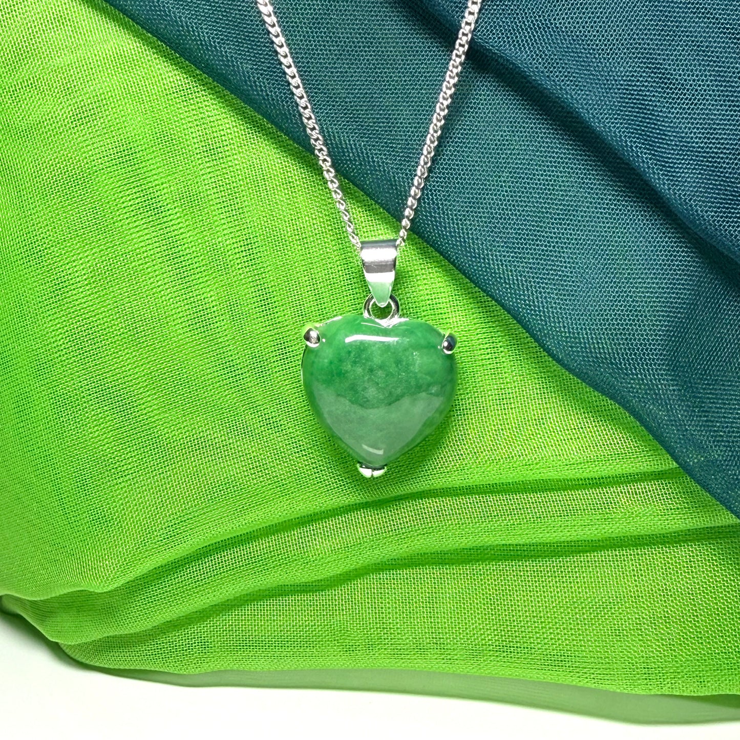 Beautiful real green jade necklace heart shaped sterling silver gorgeous pendant with chain