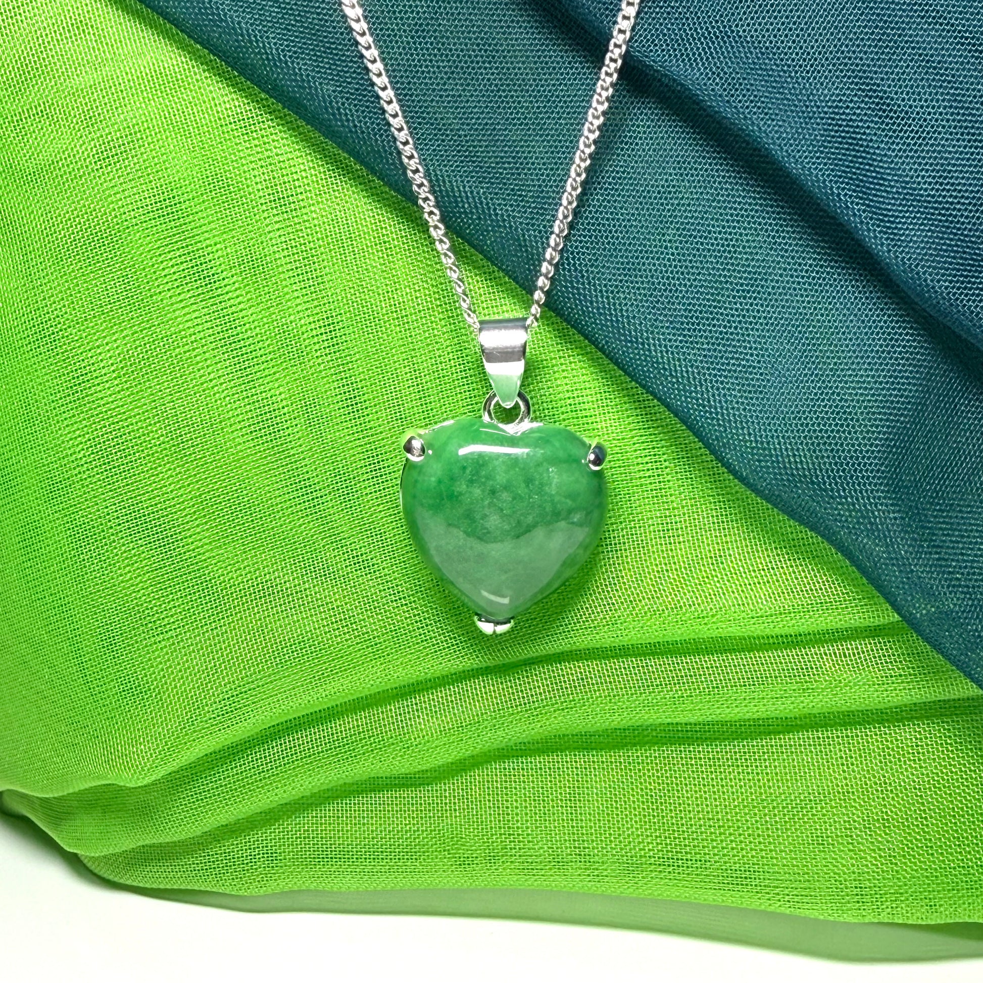 Beautiful real green jade necklace heart shaped sterling silver gorgeous pendant with chain