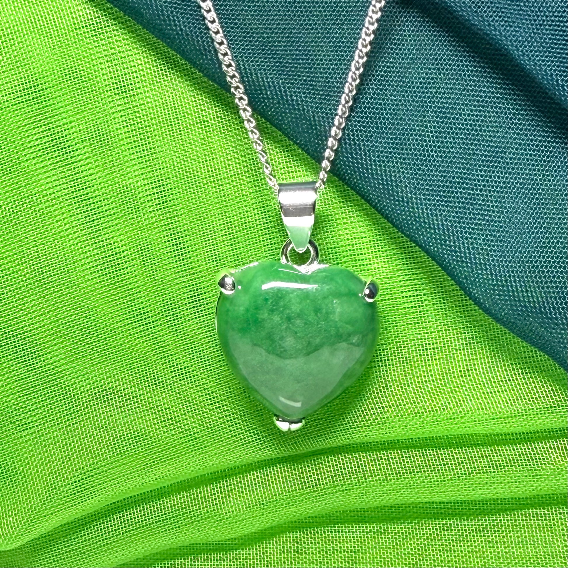 Beautiful real green jade necklace heart shaped sterling silver gorgeous pendant with chain