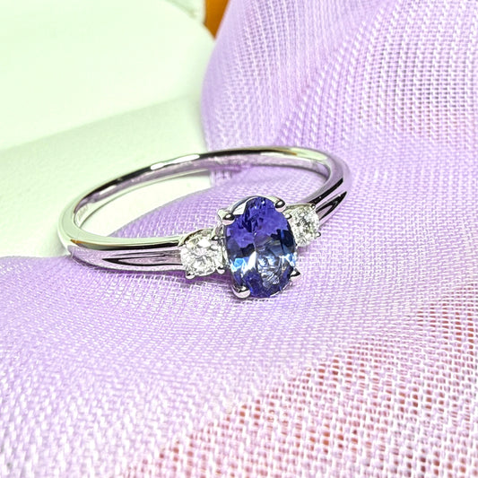 Real tanzanite and diamond white gold oval ring