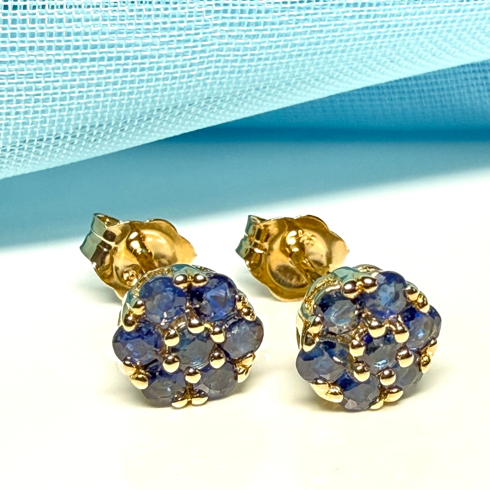 Blue real sapphire yellow gold daisy cluster round stud earrings