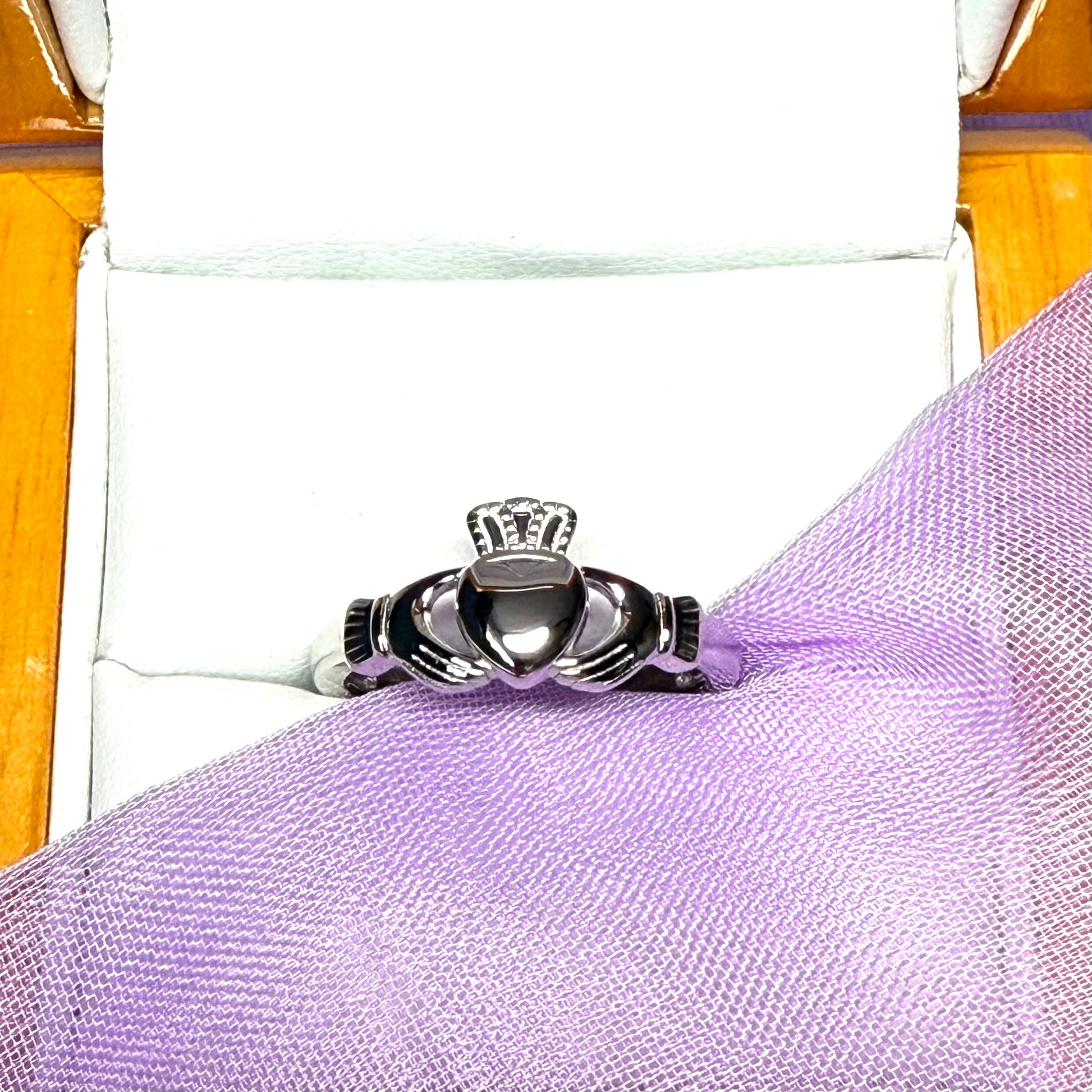 Claddagh ring sterling silver ladies