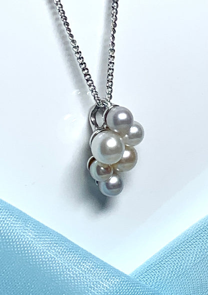 Cluster pearl necklace white gold pendant