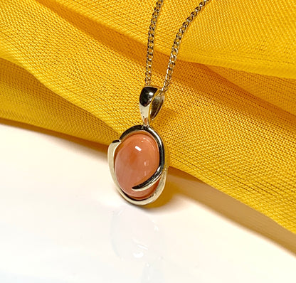 Coral yellow gold fancy oval necklace