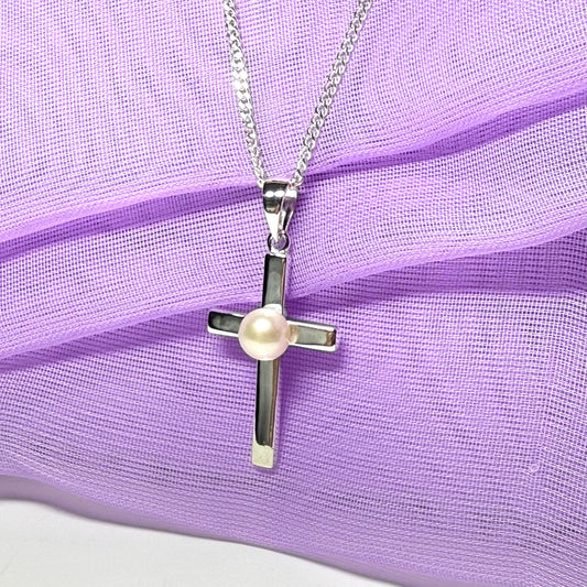 Cross necklace with a real freshwater pearl in the middle sterling silver including a chain