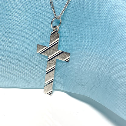 Cross patterned solid sterling silver diamond cut including chain