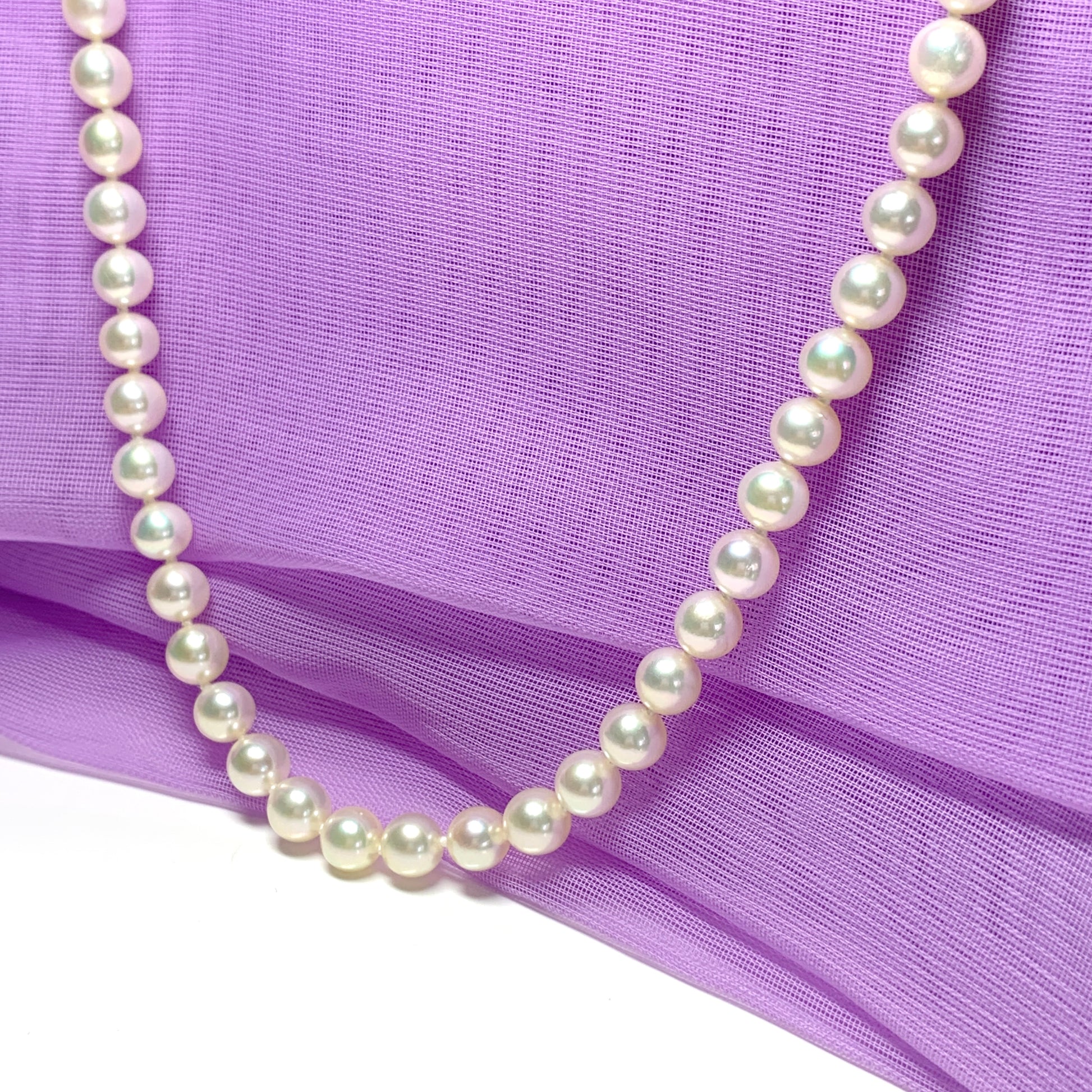 Cultured pearl single row necklace