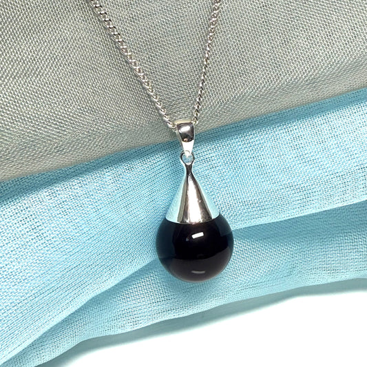 Dark blue crystal necklace round shaped drop pendant