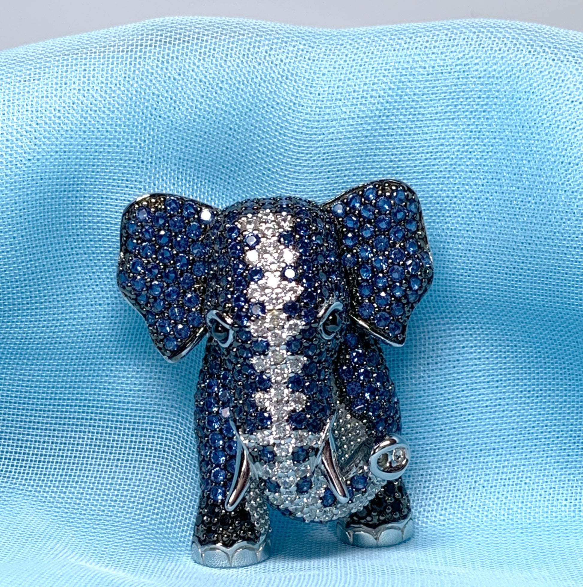 Elephant blue and white cubic zirconia fancy sparkling brooch