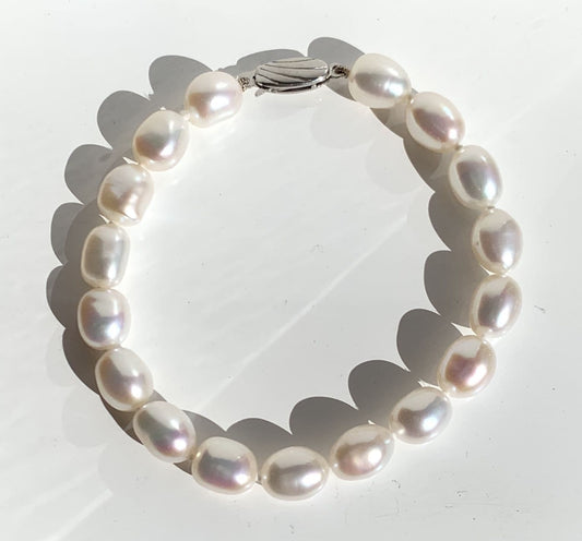 Freshwater Oval pearl Bracelet