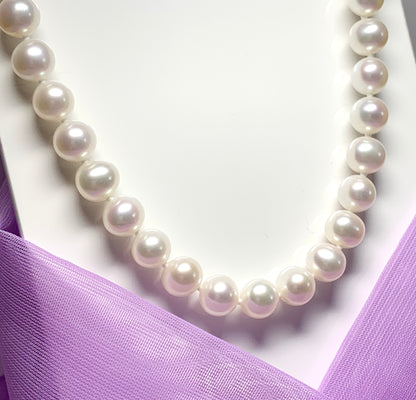 Freshwater cultured pearl single row necklace 9 mm