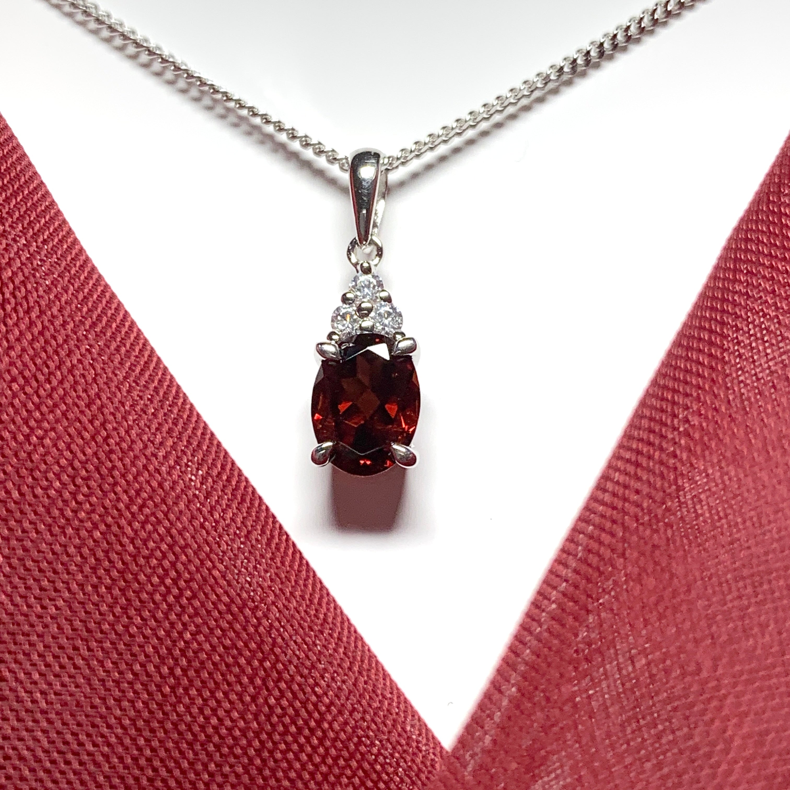 9ct Gold Garnet & Imperial Garnet Pendant Necklace | 919891 |  Sellingantiques.co.uk