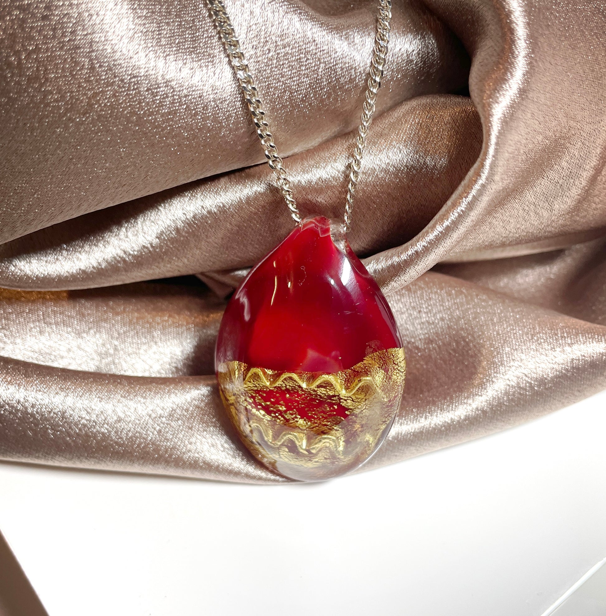 Red Gold Murano Glass Ellipse Necklace