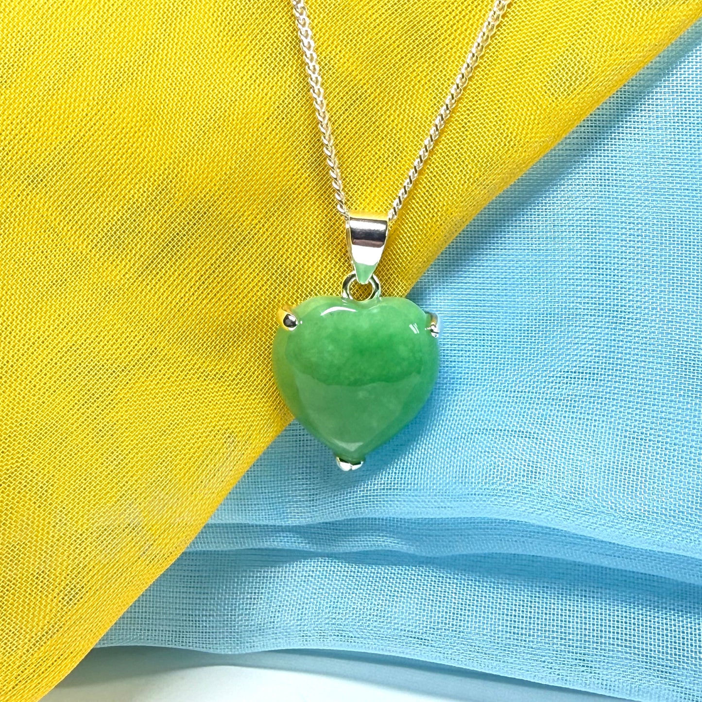A gorgeous real green jade necklace heart shaped sterling silver, exquisitely designed pendant with chain
