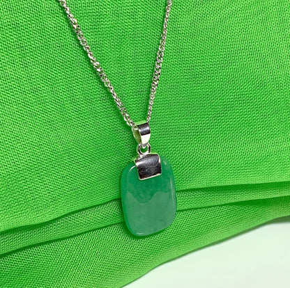 Gorgeous real green jade stone necklace sterling silver cushion shaped stunning pendant