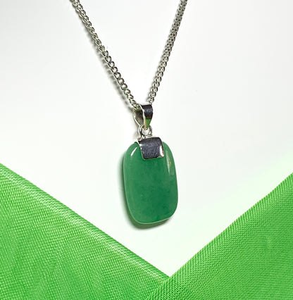 Gorgeous real green jade stone necklace sterling silver cushion shaped stunning pendant