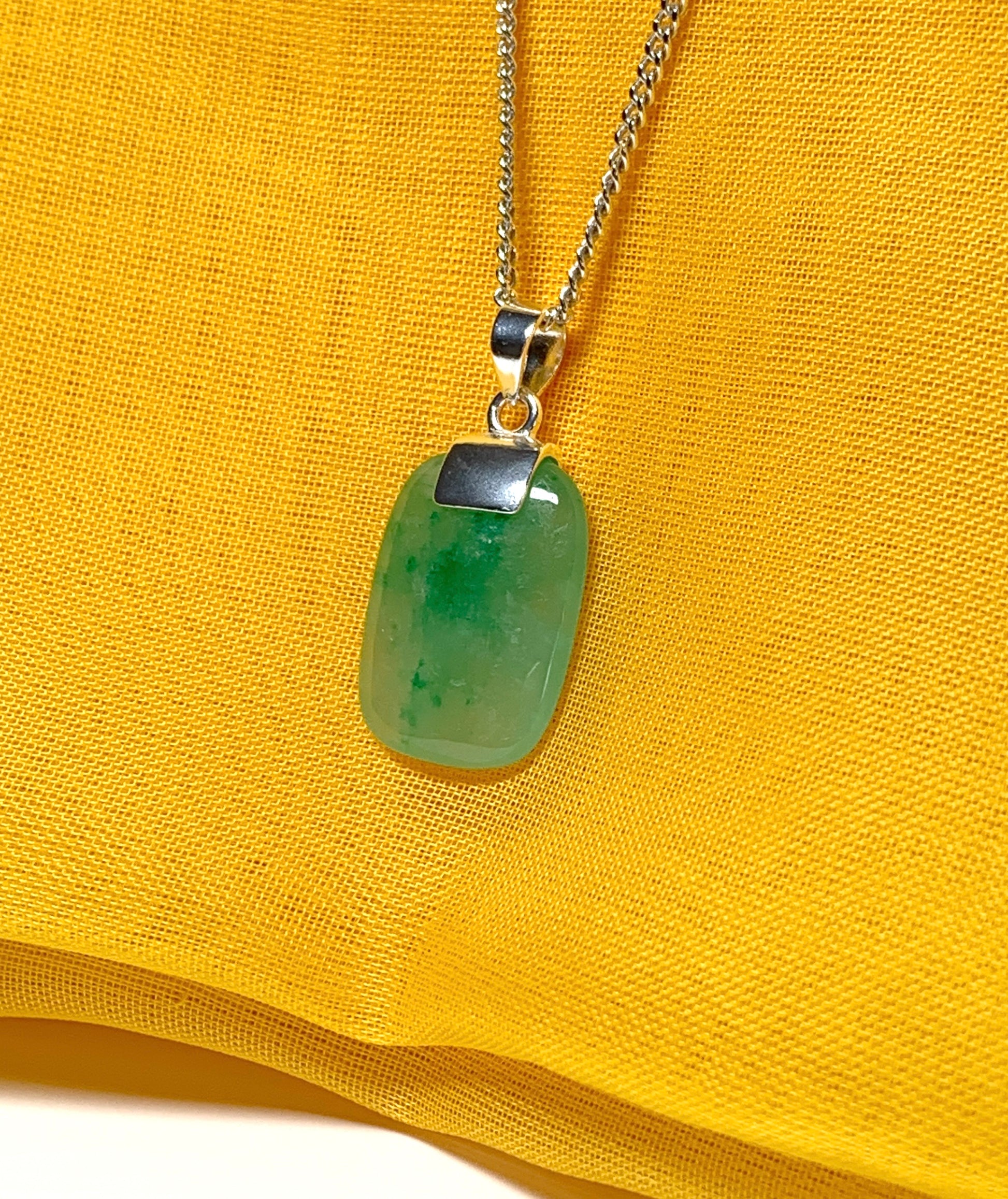 Gorgeous real green jade stone necklace sterling silver cushion shaped pendant