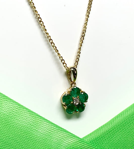 Green Emerald And Diamond Yellow Gold Daisy Cluster Necklace