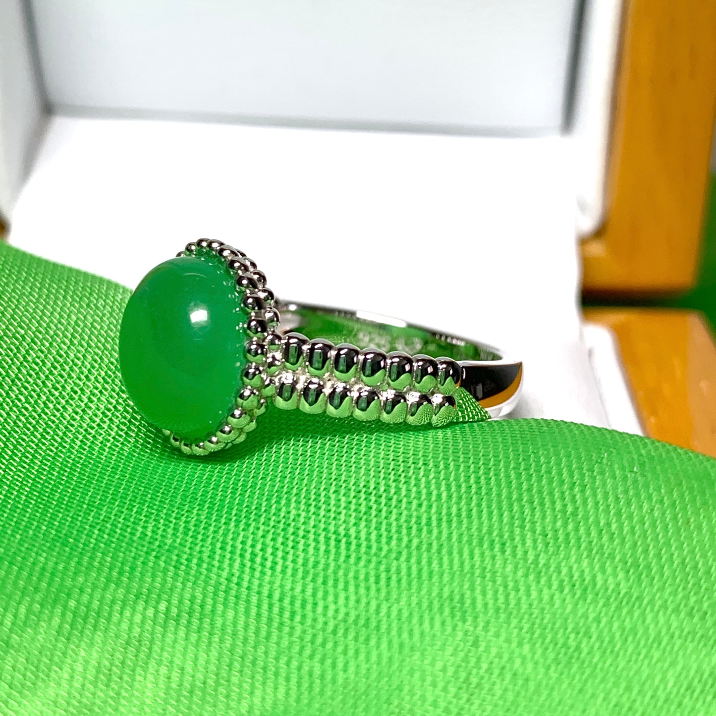 Green Jade Round Sterling Silver Patterned Bobbled Ring