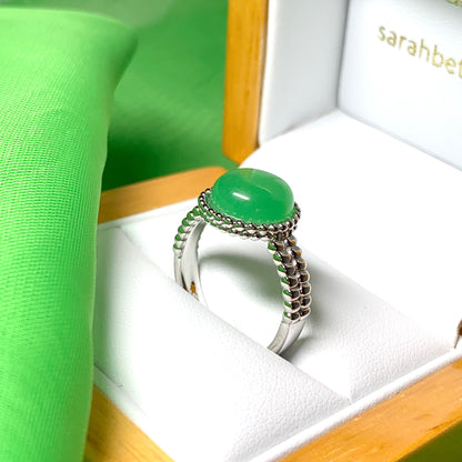 Green Jade Round Sterling Silver Patterned Bobbled Ring