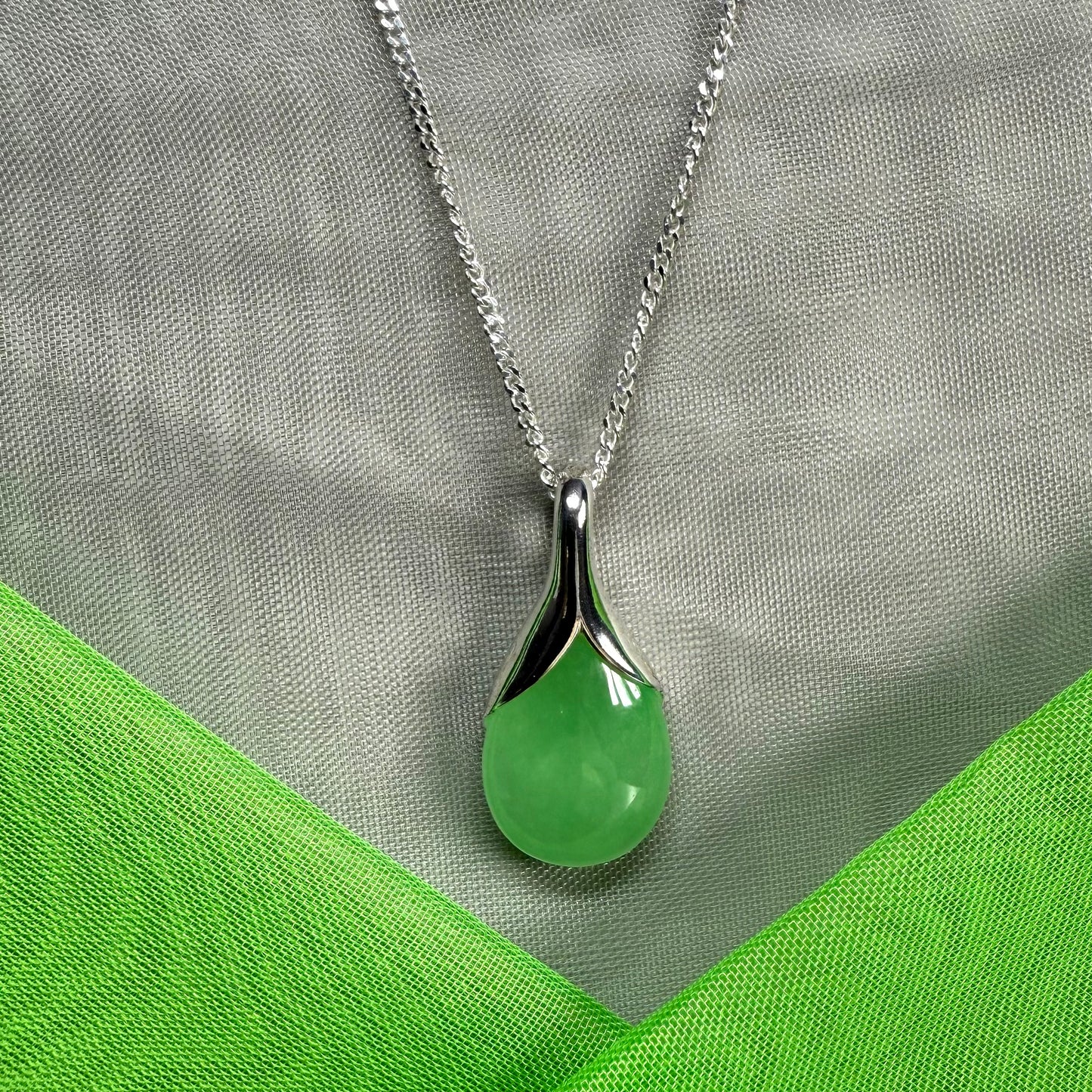 Green Jade Tear Drop Silver Pear Shaped Necklace Pendant