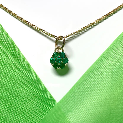 Green emerald yellow gold daisy cluster necklace