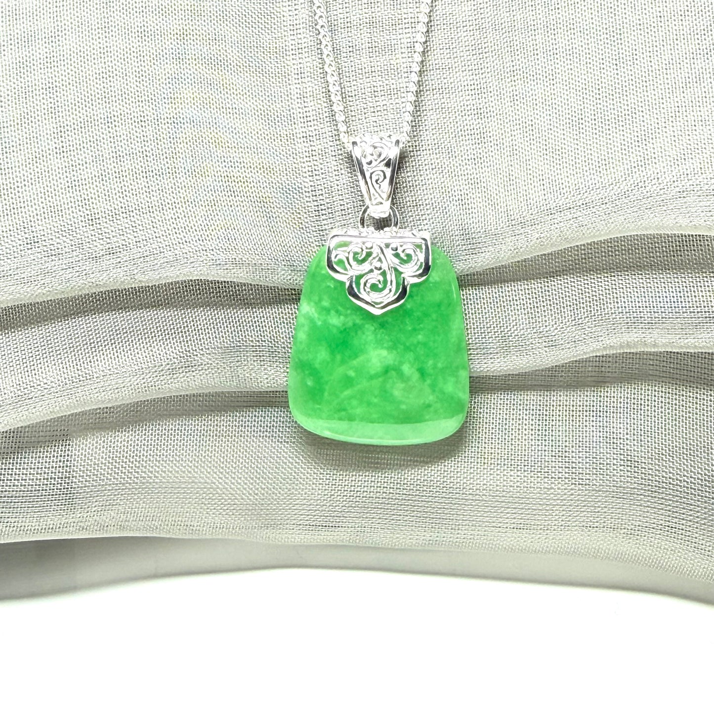 Real jade necklace green sterling silver large cushion shaped, having a timeless stunning design