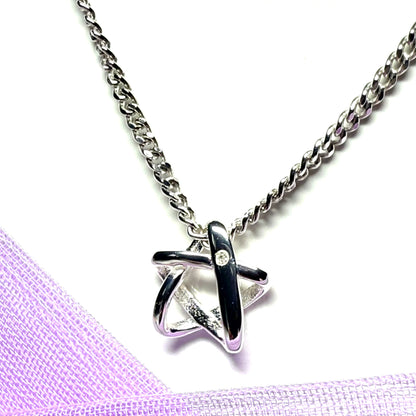 Real diamond set small star shaped open necklace sterling silver