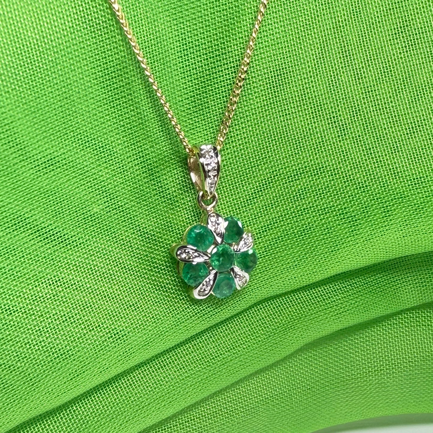 Real green emerald and real diamond round cluster necklace yellow gold pendant