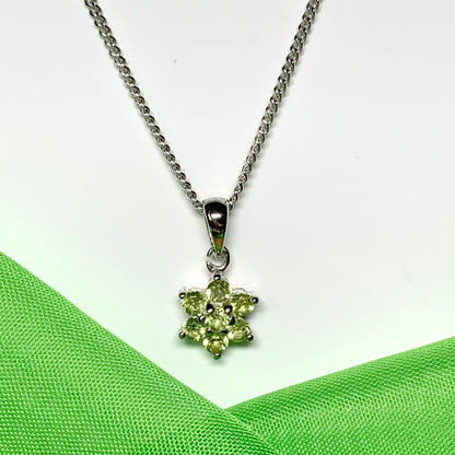 Real green peridot round sterling silver daisy cluster necklace pendant